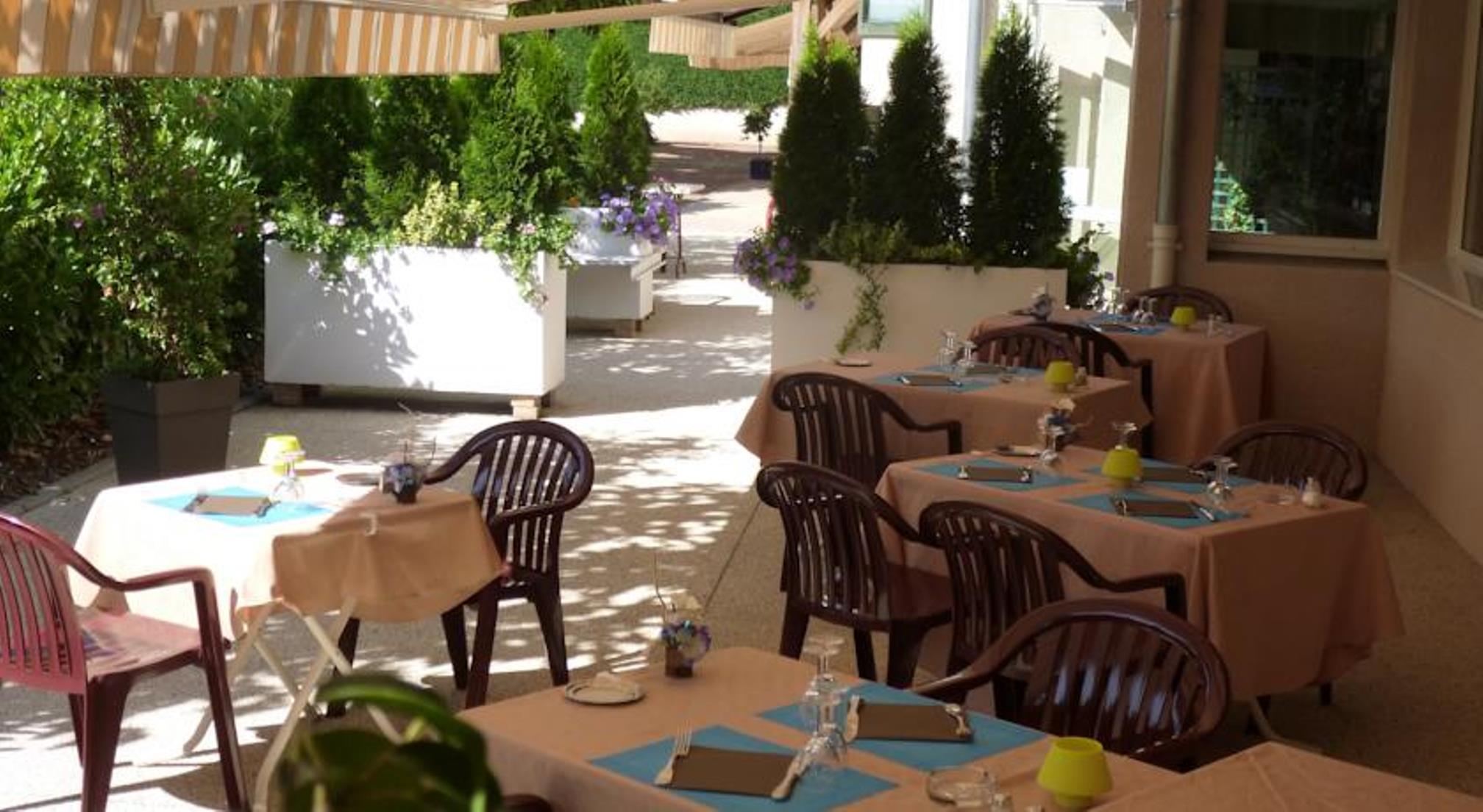 Sarcey Hotel Le Chatard מראה חיצוני תמונה