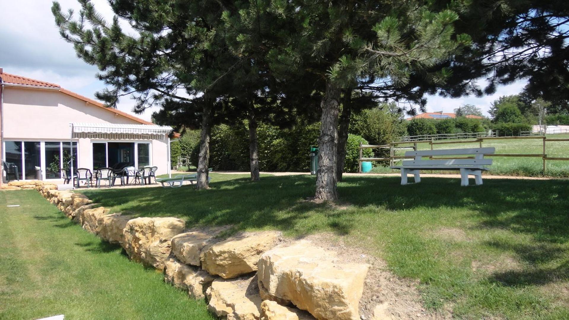 Sarcey Hotel Le Chatard מראה חיצוני תמונה