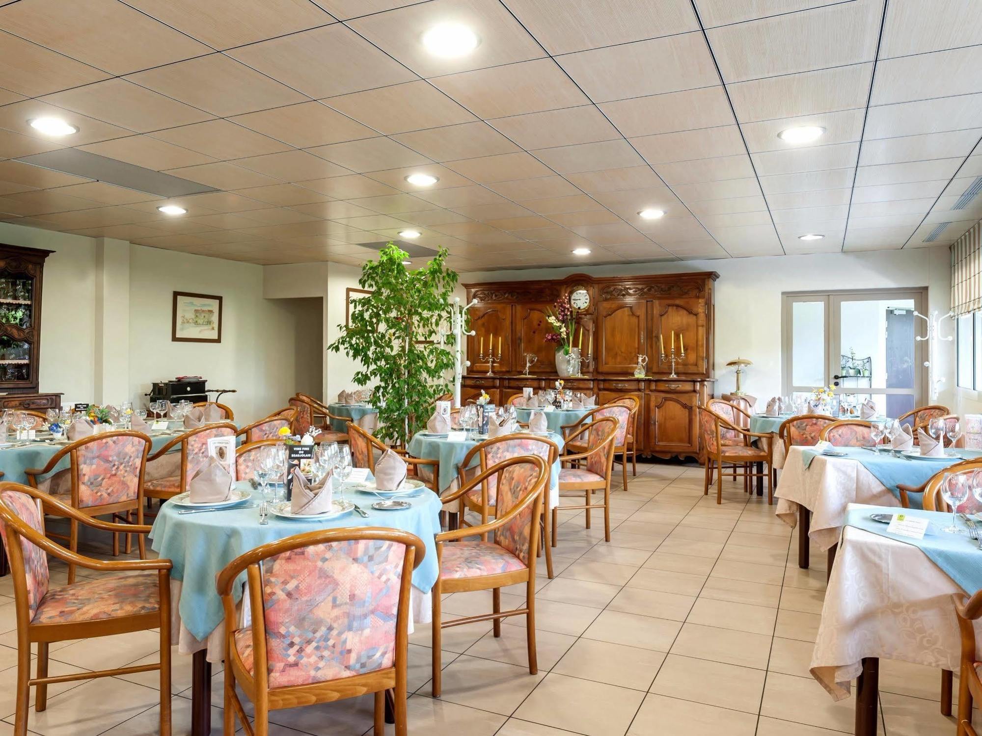 Sarcey Hotel Le Chatard מראה חיצוני תמונה